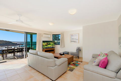 The Cove Yamba - Accommodation Newcastle 11