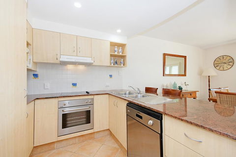 The Cove Yamba - Accommodation Newcastle 3