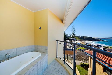 The Cove Yamba - Accommodation Newcastle 8