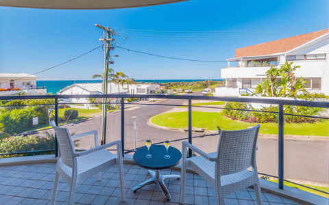 The Cove Yamba - Accommodation Newcastle 0