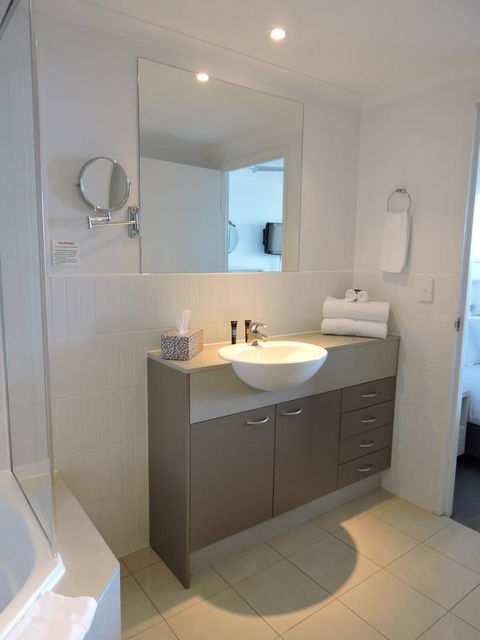 BASE Holidays - Ettalong Beach Premium Apartments - Accommodation Newcastle 20
