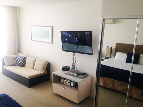 BASE Holidays - Ettalong Beach Premium Apartments - Accommodation Newcastle 32