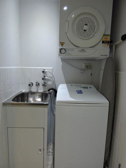 BASE Holidays - Ettalong Beach Premium Apartments - Accommodation Newcastle 3