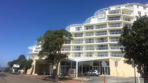 BASE Holidays - Ettalong Beach Premium Apartments - Accommodation Newcastle 0