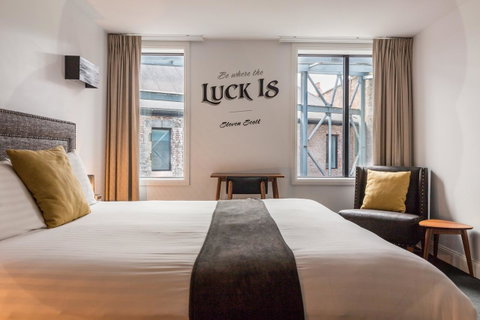 The Lucky Hotel - Accommodation Newcastle 20