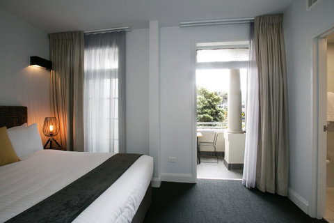 The Lucky Hotel - Accommodation Newcastle 25