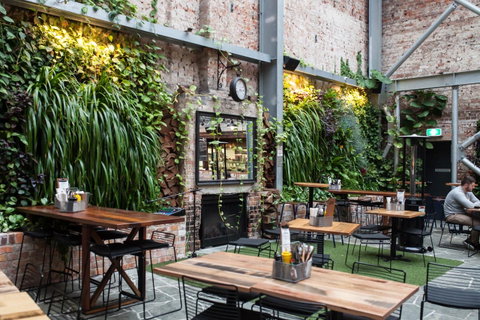 The Lucky Hotel - Accommodation Newcastle 12
