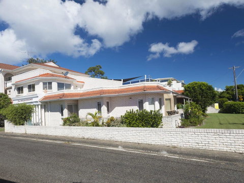 2 The Breckenridge - Accommodation Newcastle 4