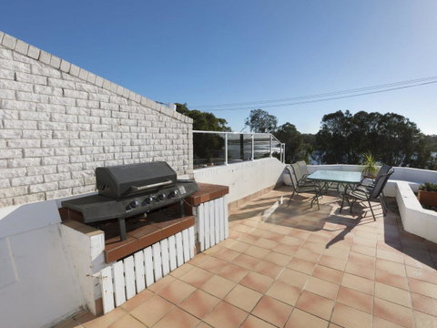 2 The Breckenridge - Accommodation Newcastle 2