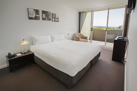 Honeysuckle Executive Apartments - Accommodation Newcastle 36
