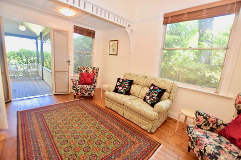 Dangal Gardens - Accommodation Newcastle 10