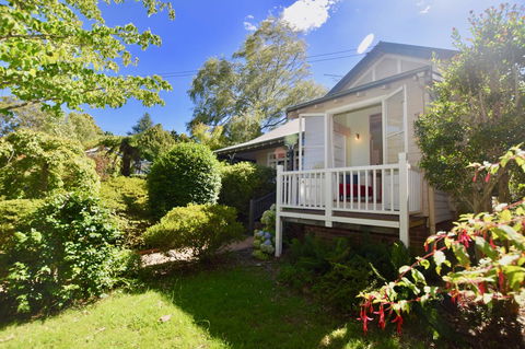 Dangal Gardens - Accommodation Newcastle 4