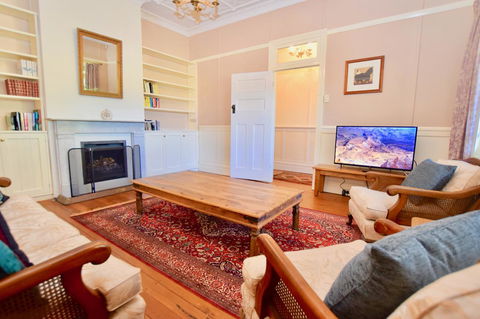 Dangal Gardens - Accommodation Newcastle 7
