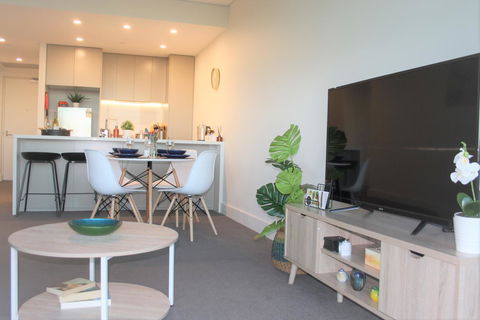 Stunning Views Sydney Olympic Park - Accommodation Newcastle 4