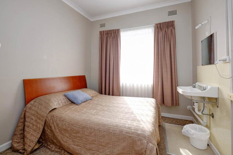 Lakes And Ocean Hotel Forster - Accommodation Newcastle 9