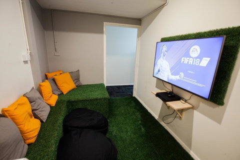 Mad Monkey Broadway - Accommodation Newcastle 14