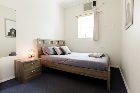 Mad Monkey Broadway - Accommodation Newcastle 1