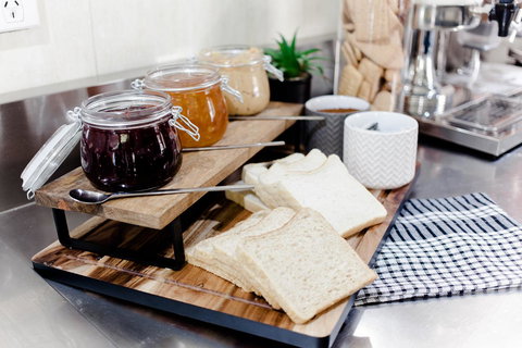 Mad Monkey Broadway - Accommodation Newcastle 4