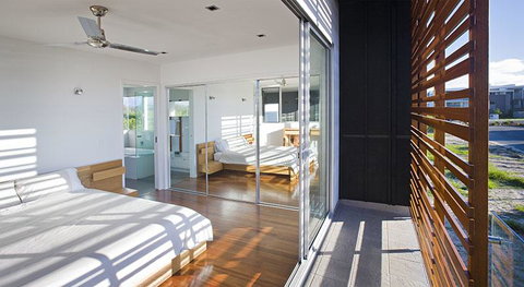 Casuarina Beachfront House - Hostie Properties - Accommodation Newcastle 16