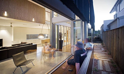 Casuarina Beachfront House - Hostie Properties - Accommodation Newcastle 7