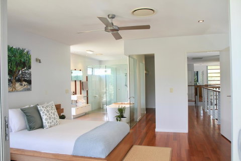 Casuarina Beachfront House - Hostie Properties - Accommodation Newcastle 3