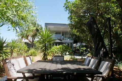 Casuarina Beachfront House - Hostie Properties - Accommodation Newcastle 14