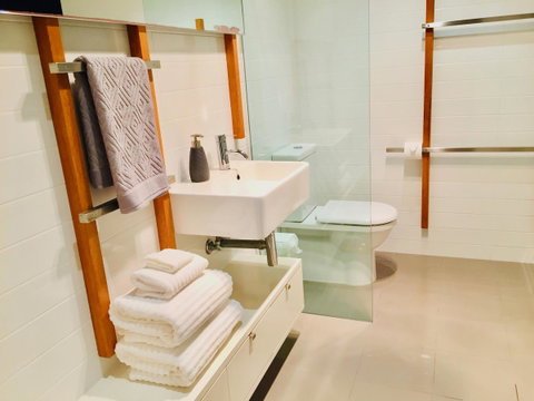 Casuarina Beachfront House - Hostie Properties - Accommodation Newcastle 5