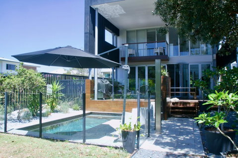 Casuarina Beachfront House - Hostie Properties - Accommodation Newcastle 4