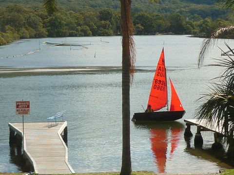 Pelican H2O One & Two Bedroom Apartments - Accommodation Newcastle 4