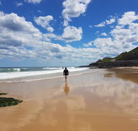 Arena Luxury Beachfront Apartment - Accommodation Newcastle