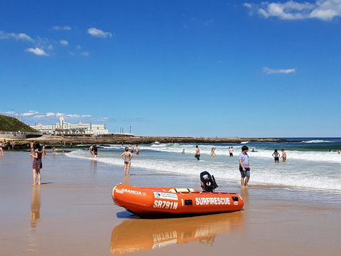 Arena Luxury Beachfront Apartment - Accommodation Newcastle 6