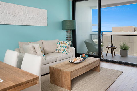 Arena Luxury Beachfront Apartment - Accommodation Newcastle 44