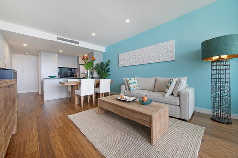 Arena Luxury Beachfront Apartment - Accommodation Newcastle 41