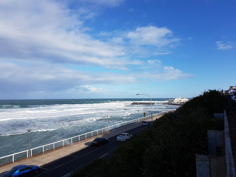 Arena Luxury Beachfront Apartment - Accommodation Newcastle 38