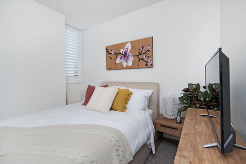 Arena Luxury Beachfront Apartment - Accommodation Newcastle 24