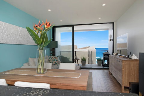 Arena Luxury Beachfront Apartment - Accommodation Newcastle 23