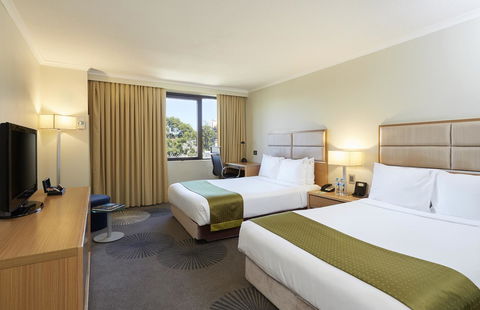 Holiday Inn Parramatta, An IHG Hotel - Accommodation Newcastle 4