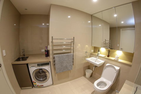 Olympic Park Sunshine 2 Bedrooms Apts With Private Parking - Accommodation Newcastle 16