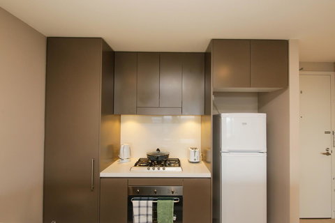 Olympic Park Sunshine 2 Bedrooms Apts With Private Parking - Accommodation Newcastle 7