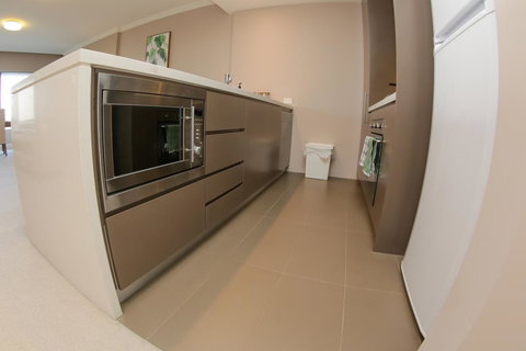 Olympic Park Sunshine 2 Bedrooms Apts With Private Parking - Accommodation Newcastle 8