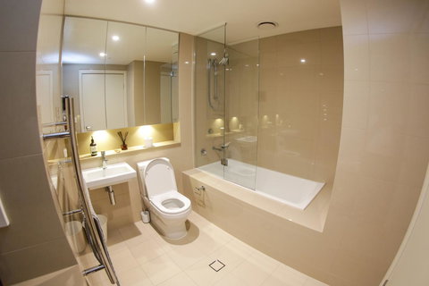 Olympic Park Sunshine 2 Bedrooms Apts With Private Parking - Accommodation Newcastle 15