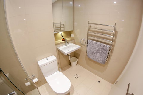 Olympic Park Sunshine 2 Bedrooms Apts With Private Parking - Accommodation Newcastle 17