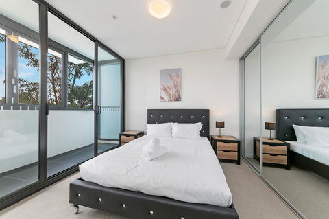 Stylish And Neat Two Bed Apartment In Wentworth Point - Accommodation Newcastle 7