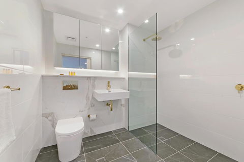 Stylish And Neat Two Bed Apartment In Wentworth Point - Accommodation Newcastle 9