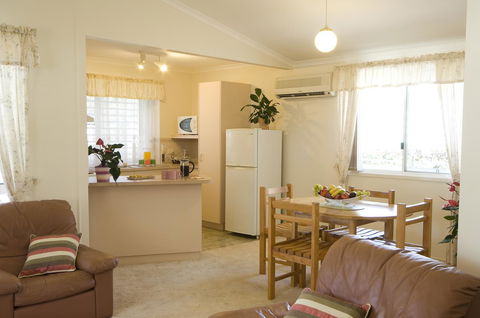Glen Villa Resort - Accommodation Newcastle 11