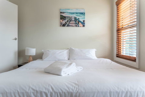 2 Bed House + Loft In Pyrmont - Accommodation Newcastle 13