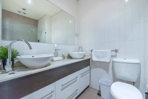 2 Bed House + Loft In Pyrmont - Accommodation Newcastle 14