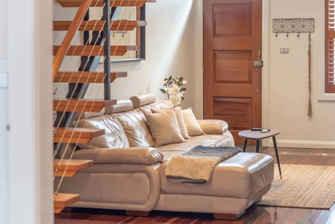 2 Bed House + Loft In Pyrmont - Accommodation Newcastle 8