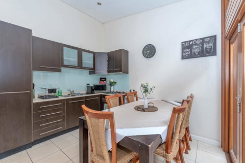 2 Bed House + Loft In Pyrmont - Accommodation Newcastle 2