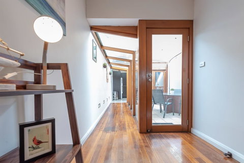 2 Bed House + Loft In Pyrmont - Accommodation Newcastle 7